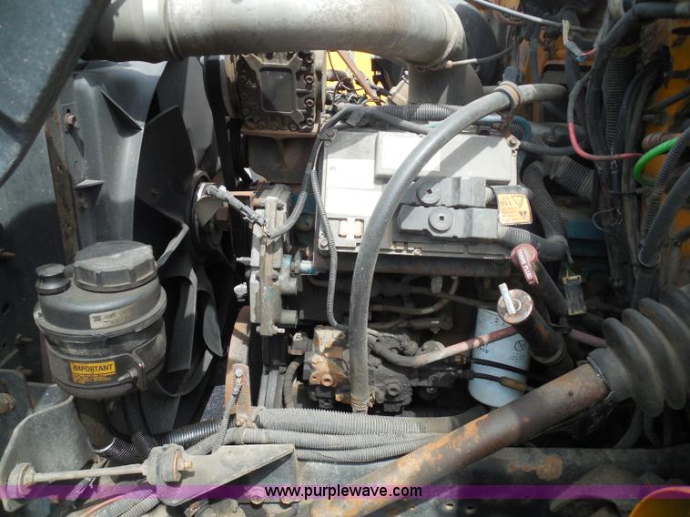 image for item K7510 2002 International 4900 dump truck