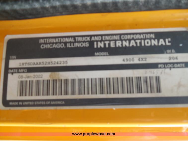 image for item K7510 2002 International 4900 dump truck