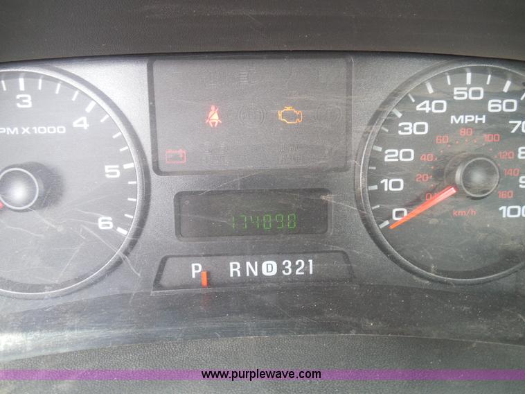 image for item K7511 2007 Ford F550 XL cab and chassis truck