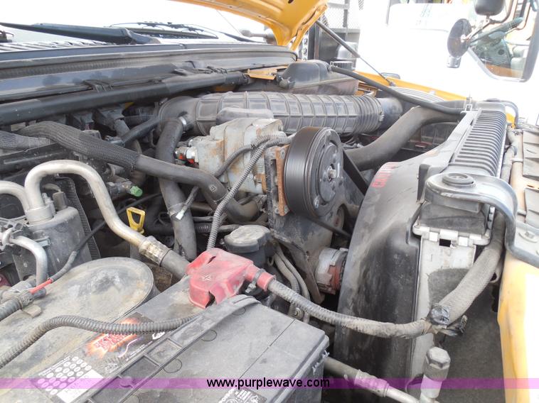 image for item K7511 2007 Ford F550 XL cab and chassis truck