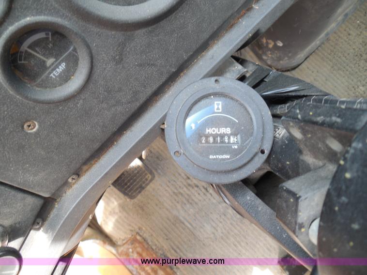 image for item K7512 1992 Ford LNT8000 flatbed truck