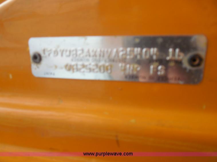 image for item K7512 1992 Ford LNT8000 flatbed truck