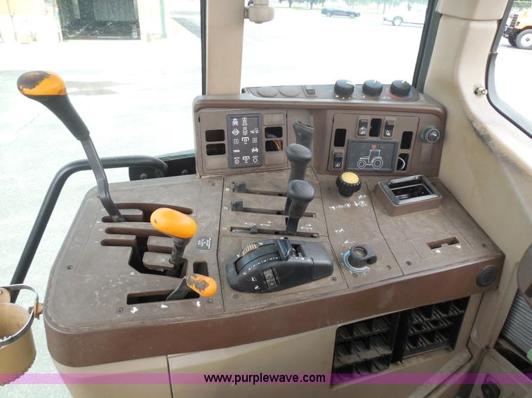 image for item K7515 2002 John Deere 6420 tractor