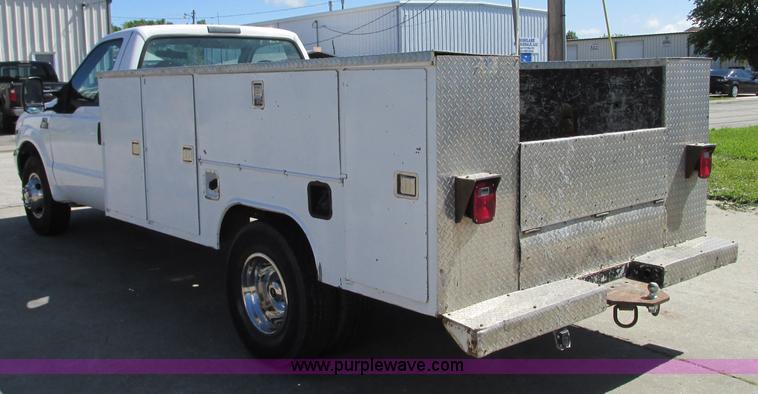 image for item R9295 2002 Ford F350 Super Duty XL utility truck