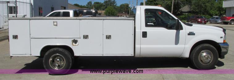 image for item R9295 2002 Ford F350 Super Duty XL utility truck