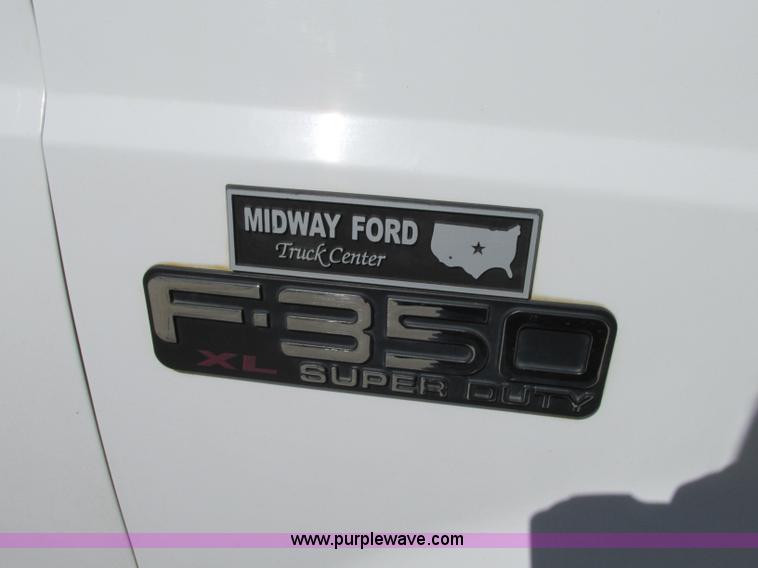 image for item R9295 2002 Ford F350 Super Duty XL utility truck