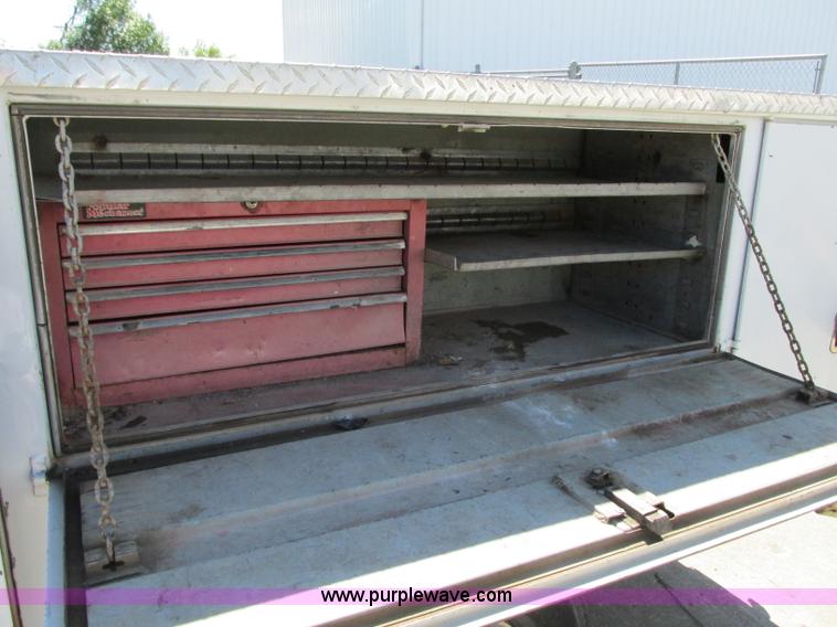 image for item R9295 2002 Ford F350 Super Duty XL utility truck