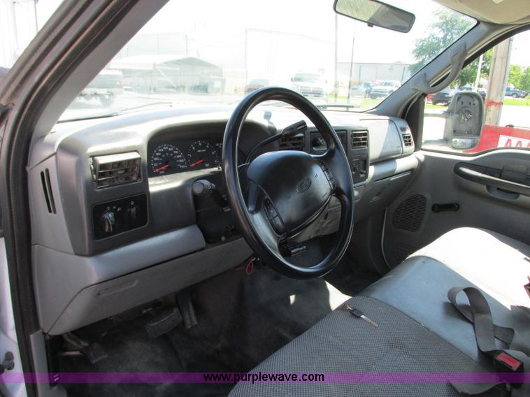 image for item R9295 2002 Ford F350 Super Duty XL utility truck