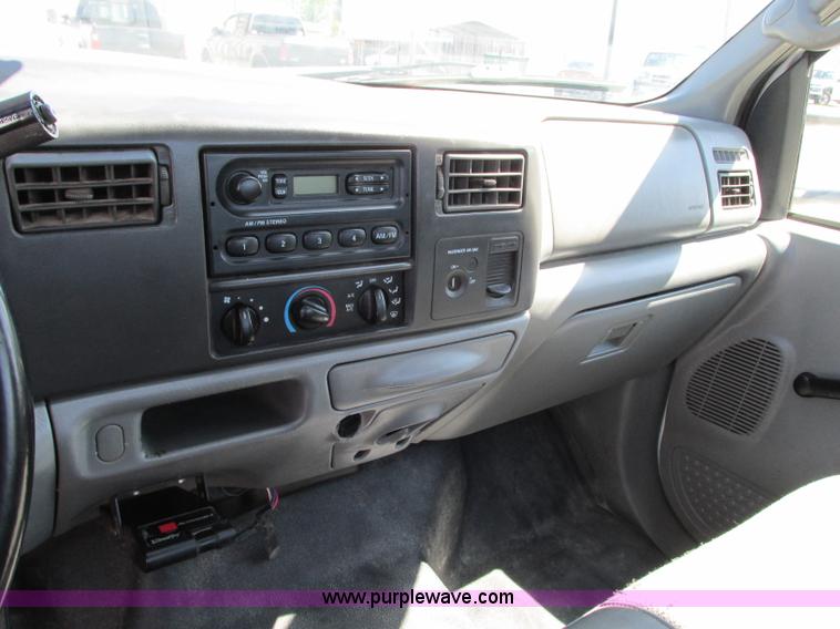 image for item R9295 2002 Ford F350 Super Duty XL utility truck