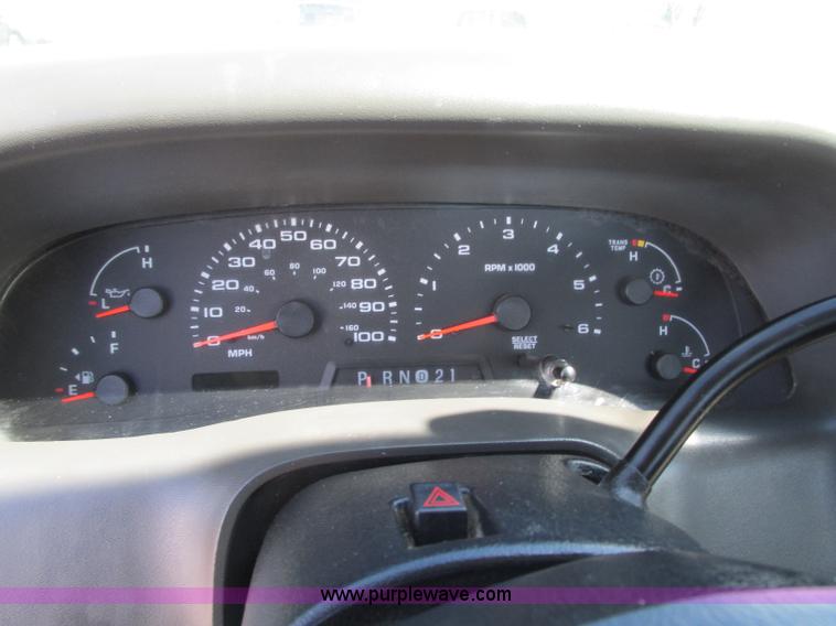 image for item R9295 2002 Ford F350 Super Duty XL utility truck