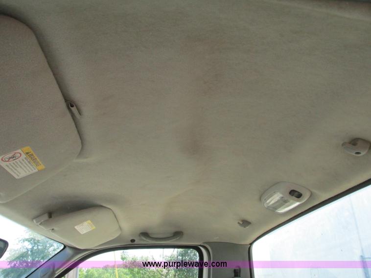 image for item R9295 2002 Ford F350 Super Duty XL utility truck