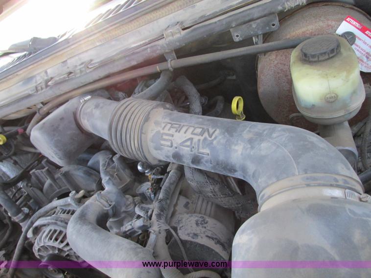 image for item R9295 2002 Ford F350 Super Duty XL utility truck