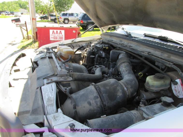 image for item R9295 2002 Ford F350 Super Duty XL utility truck