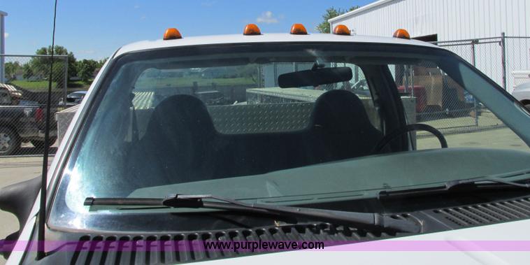 image for item R9295 2002 Ford F350 Super Duty XL utility truck