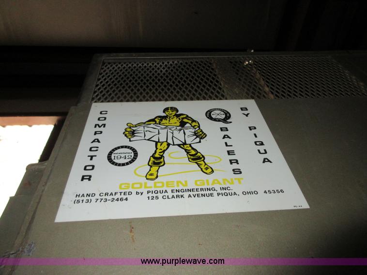 image for item V9777 Piqua Series 40 cardboard baler