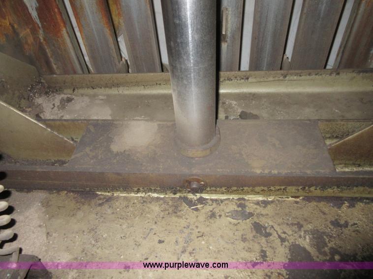 image for item V9777 Piqua Series 40 cardboard baler