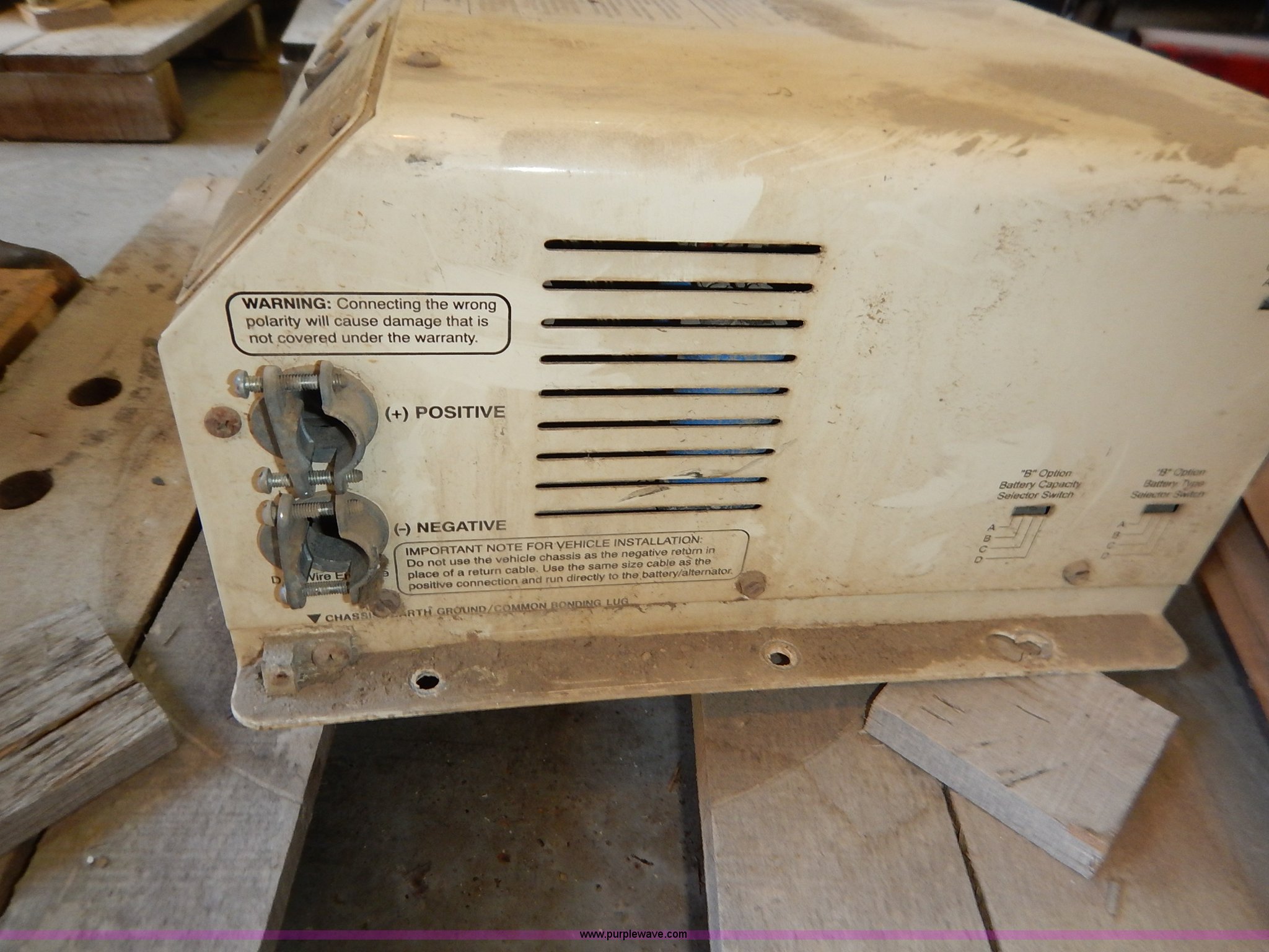 Altec Super inverter in Topeka, KS | Item BC9484 sold | Purple Wave