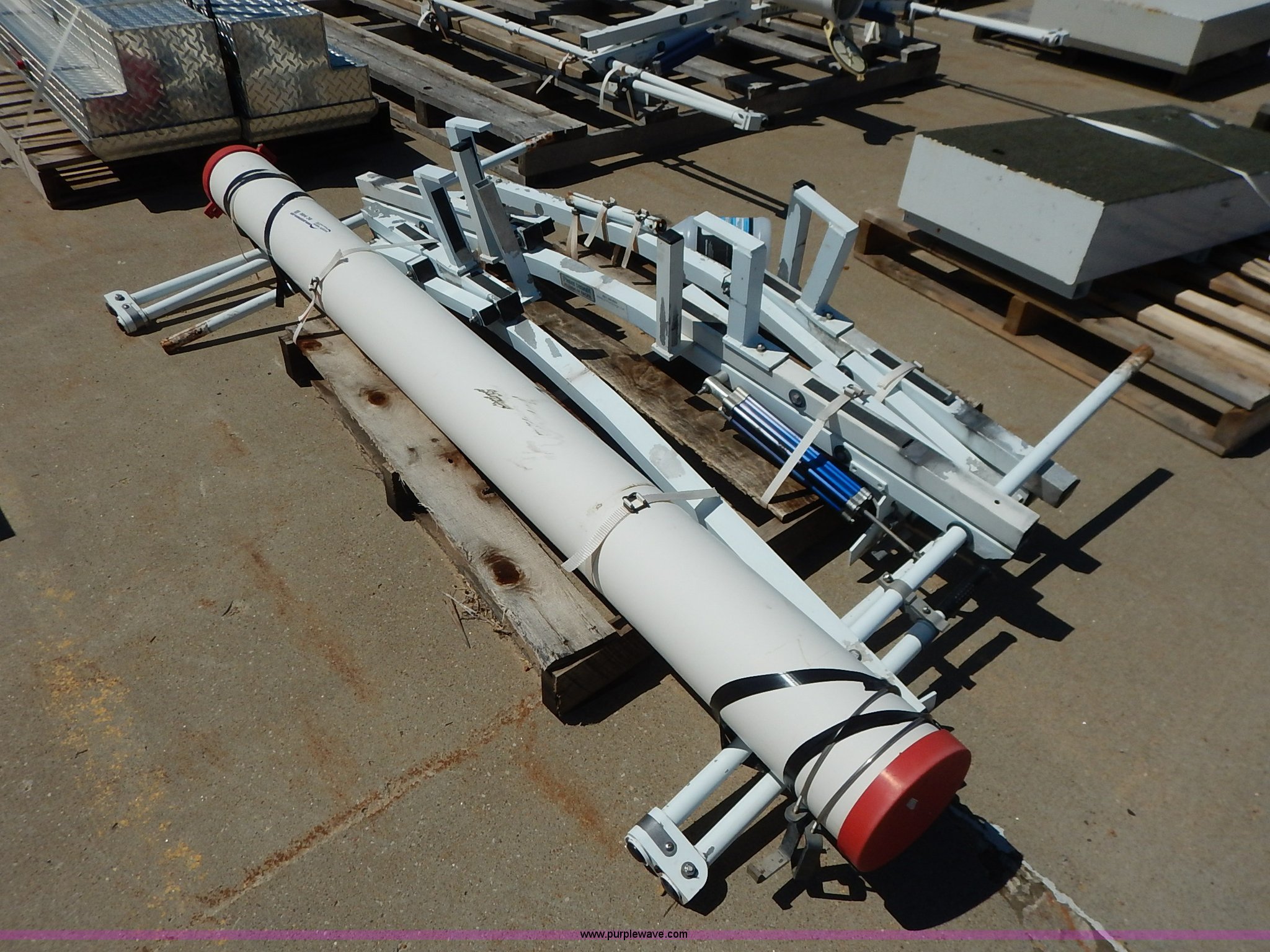 Ladder rack in Topeka, KS | Item BC9490 sold | Purple Wave