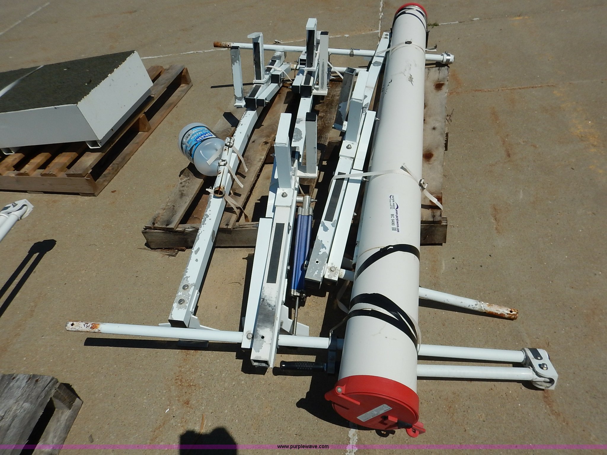 Ladder rack in Topeka, KS | Item BC9490 sold | Purple Wave