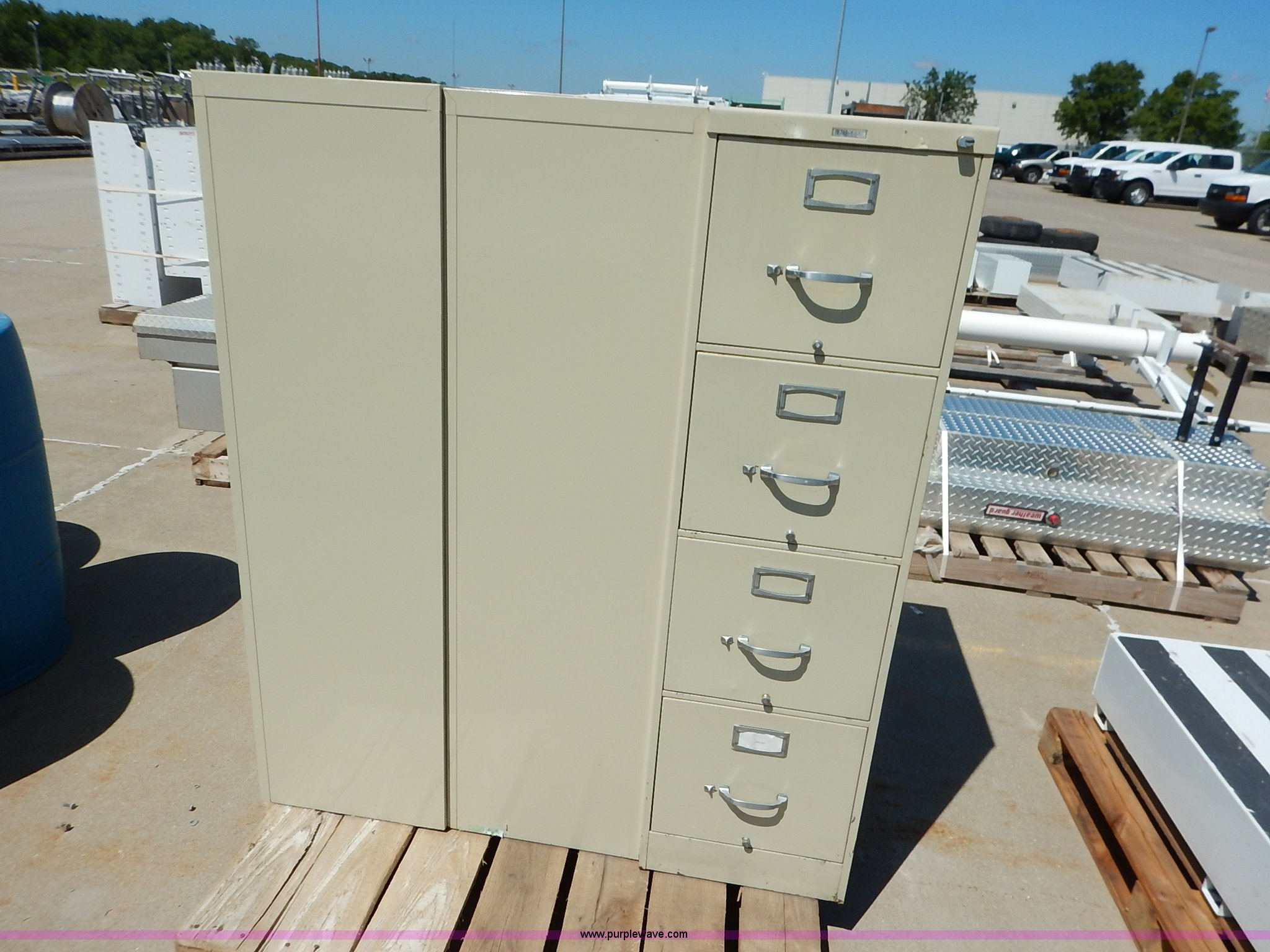 (5) metal filing in Topeka, KS Item BJ9501 sold Purple Wave