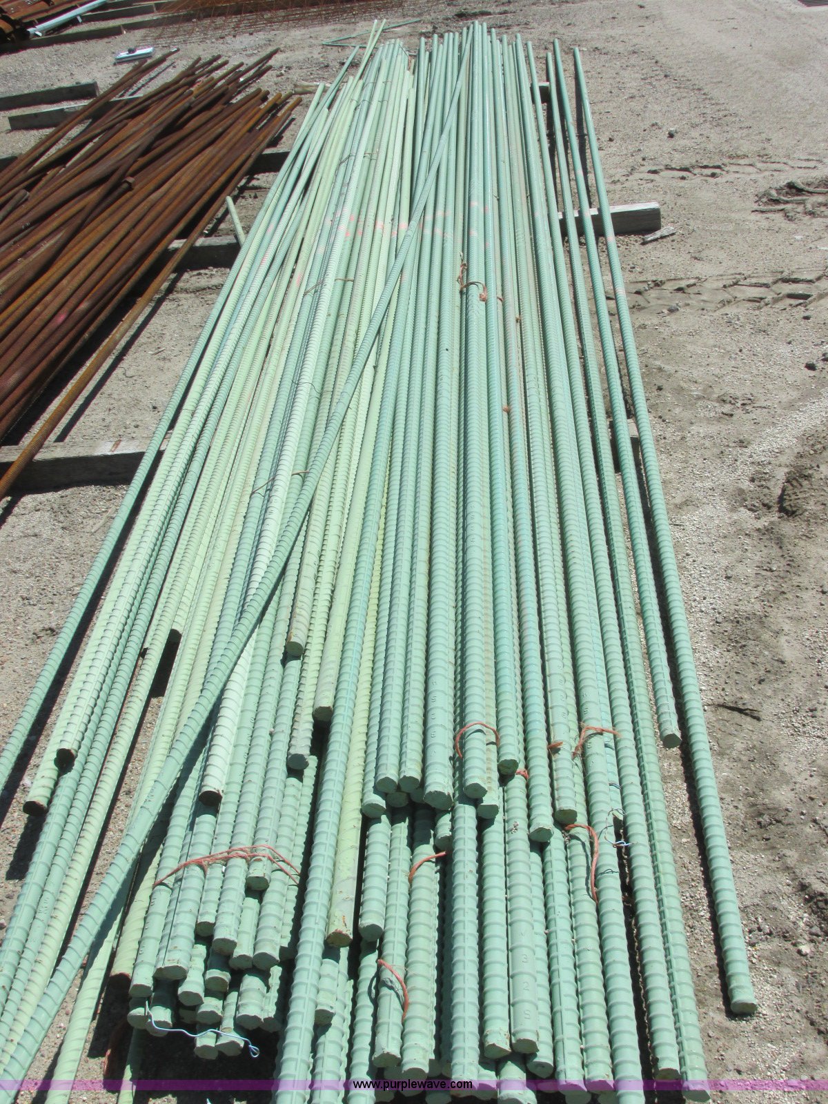 Approximately 75 assorted epoxy rebar in Wichita, KS Item BM9113 sold
