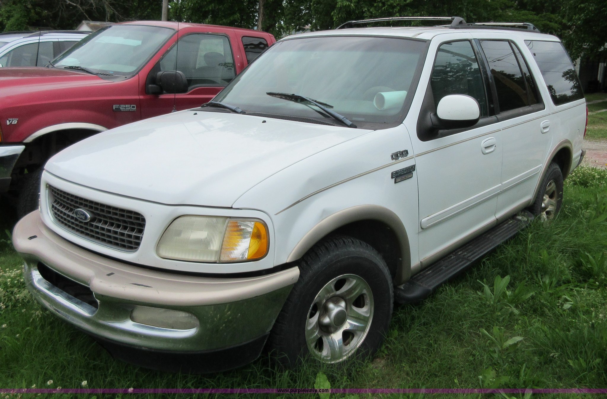 1998 Ford Expedition SUV in Fredonia, KS | Item D2461 sold | Purple Wave