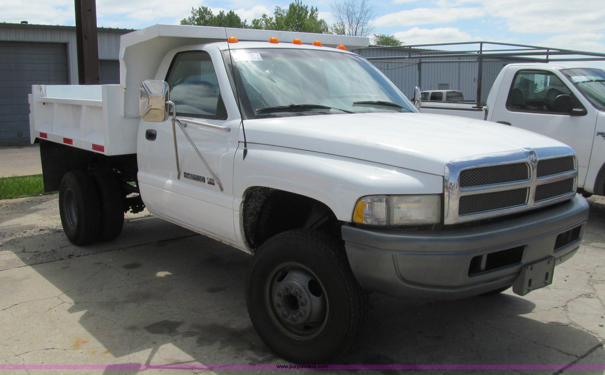 1997 Dodge Ram 3500 dump bed pickup truck in Cedar Rapids , IA | Item