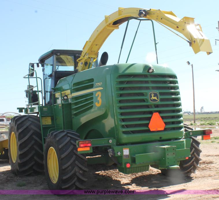 image for item AO9525 2009 John Deere 7750 forage harvester