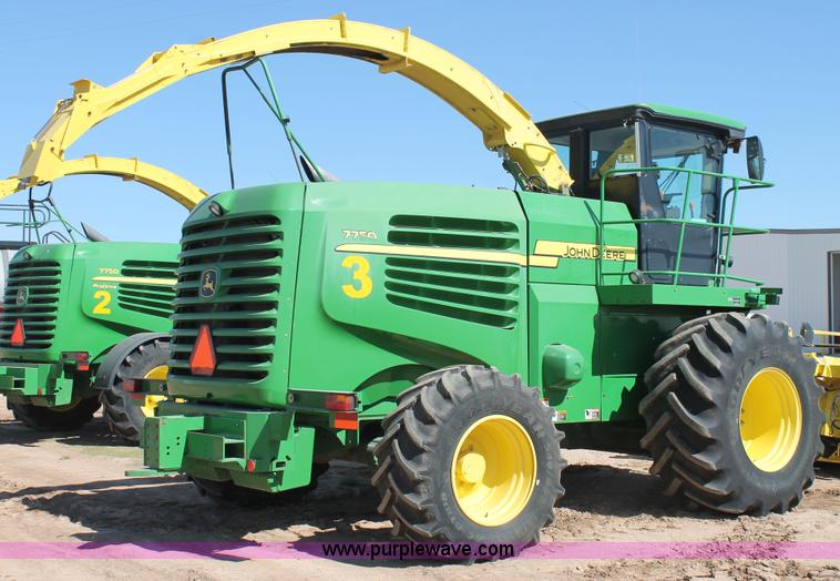 image for item AO9525 2009 John Deere 7750 forage harvester