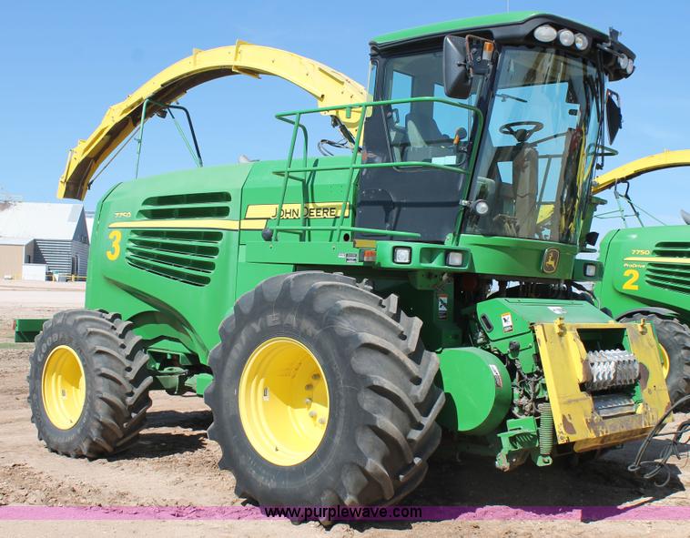 image for item AO9525 2009 John Deere 7750 forage harvester