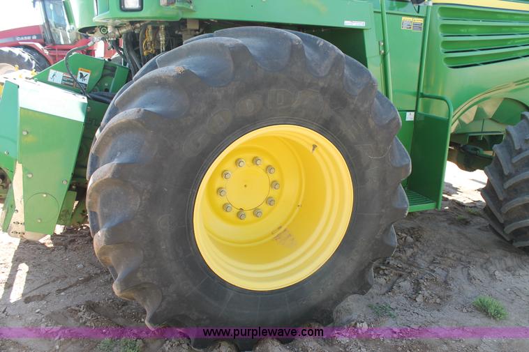 image for item AO9525 2009 John Deere 7750 forage harvester