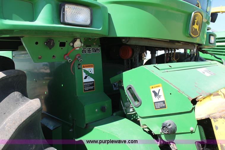 image for item AO9525 2009 John Deere 7750 forage harvester