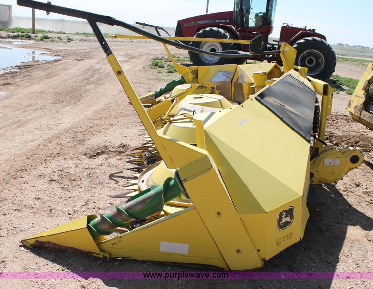 image for item AO9526 2010 John Deere 678 forage head