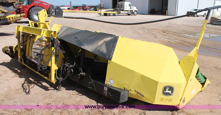 image for item AO9526 2010 John Deere 678 forage head