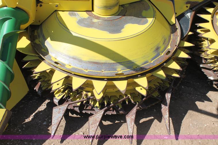 image for item AO9526 2010 John Deere 678 forage head