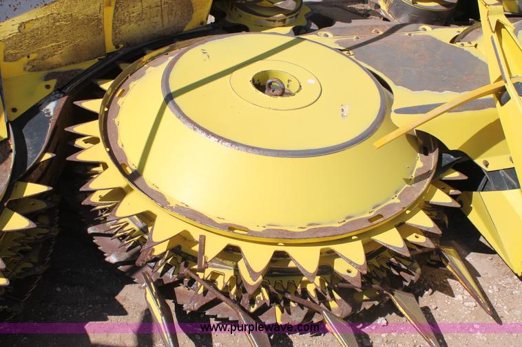 image for item AO9526 2010 John Deere 678 forage head