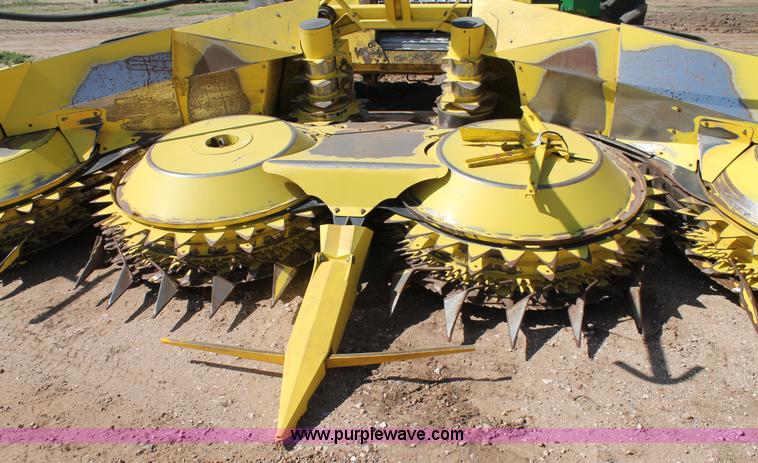 image for item AO9526 2010 John Deere 678 forage head