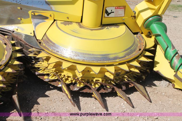 image for item AO9526 2010 John Deere 678 forage head