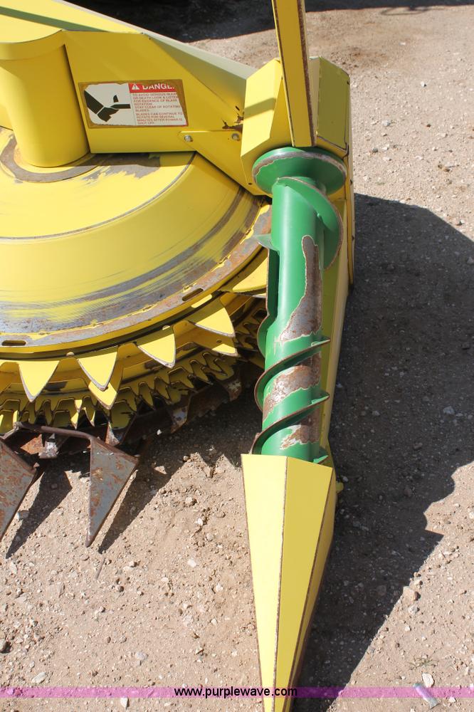 image for item AO9526 2010 John Deere 678 forage head