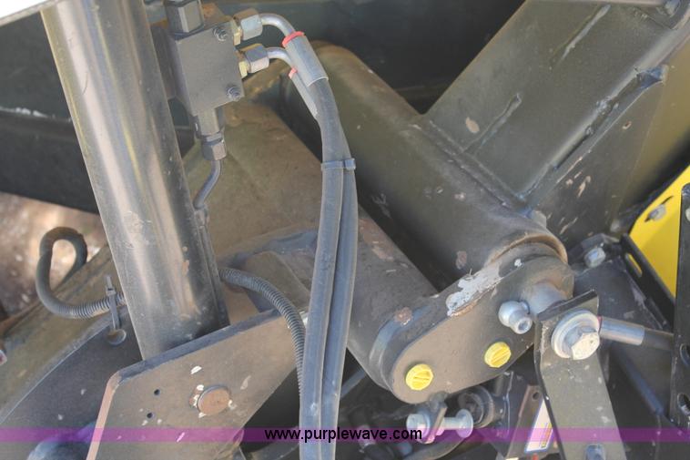 image for item AO9526 2010 John Deere 678 forage head