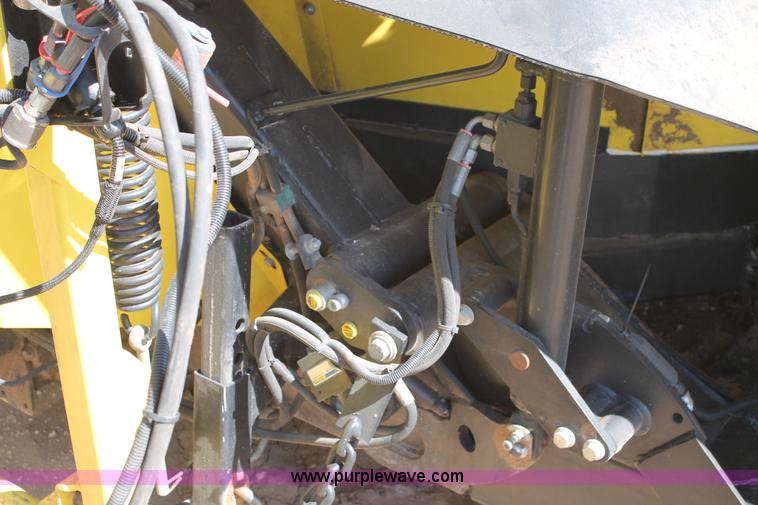 image for item AO9526 2010 John Deere 678 forage head