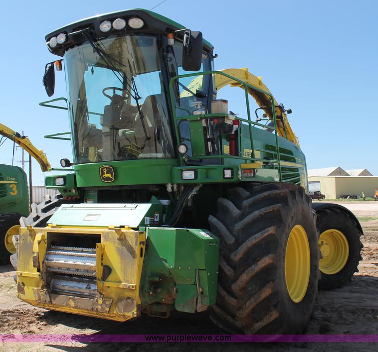 image for item AO9527 2012 John Deere 7750 forage harvester