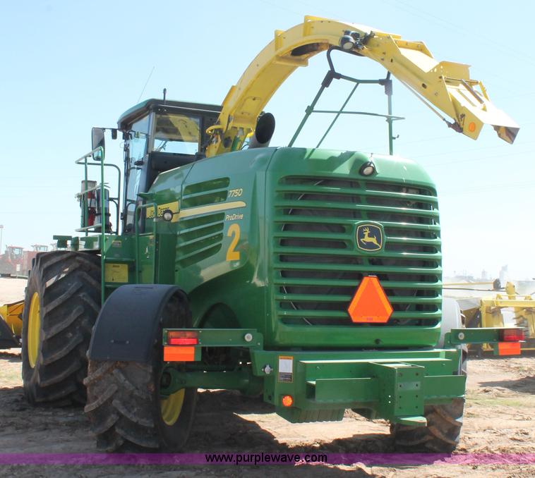 image for item AO9527 2012 John Deere 7750 forage harvester