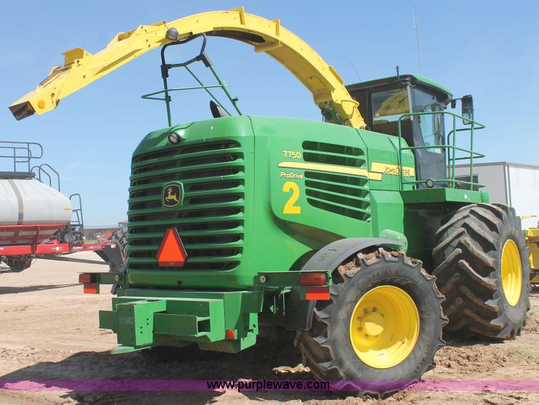 image for item AO9527 2012 John Deere 7750 forage harvester
