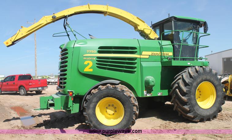 image for item AO9527 2012 John Deere 7750 forage harvester