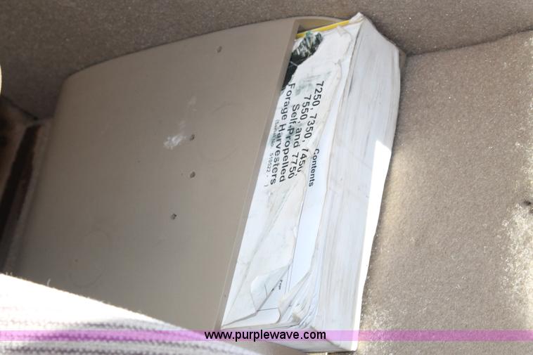 image for item AO9527 2012 John Deere 7750 forage harvester