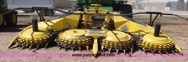 image for item AO9528 2013 John Deere 778 forage head