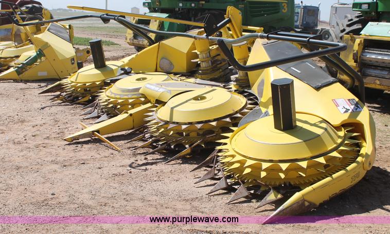 image for item AO9528 2013 John Deere 778 forage head