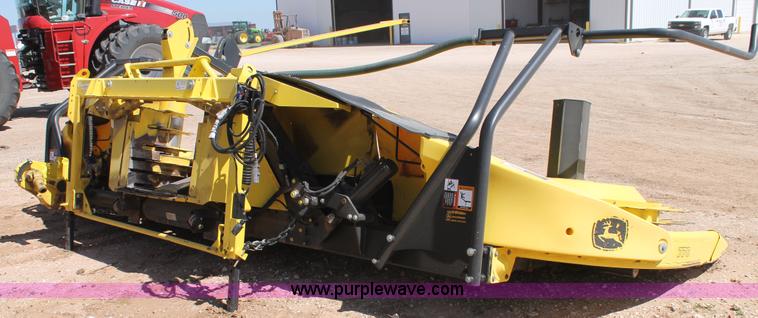 image for item AO9528 2013 John Deere 778 forage head