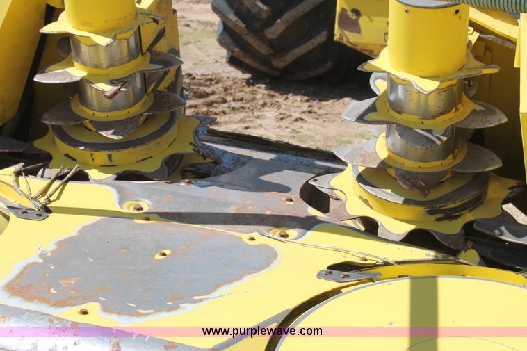 image for item AO9528 2013 John Deere 778 forage head